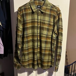 O'Neill Flannel Plaid longsleeve button down men’s size M Excellent Condition